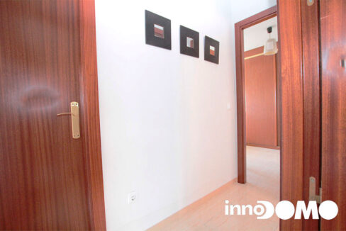 ID00412P_calle_avenida_de_los_Planetas_00_02_parla